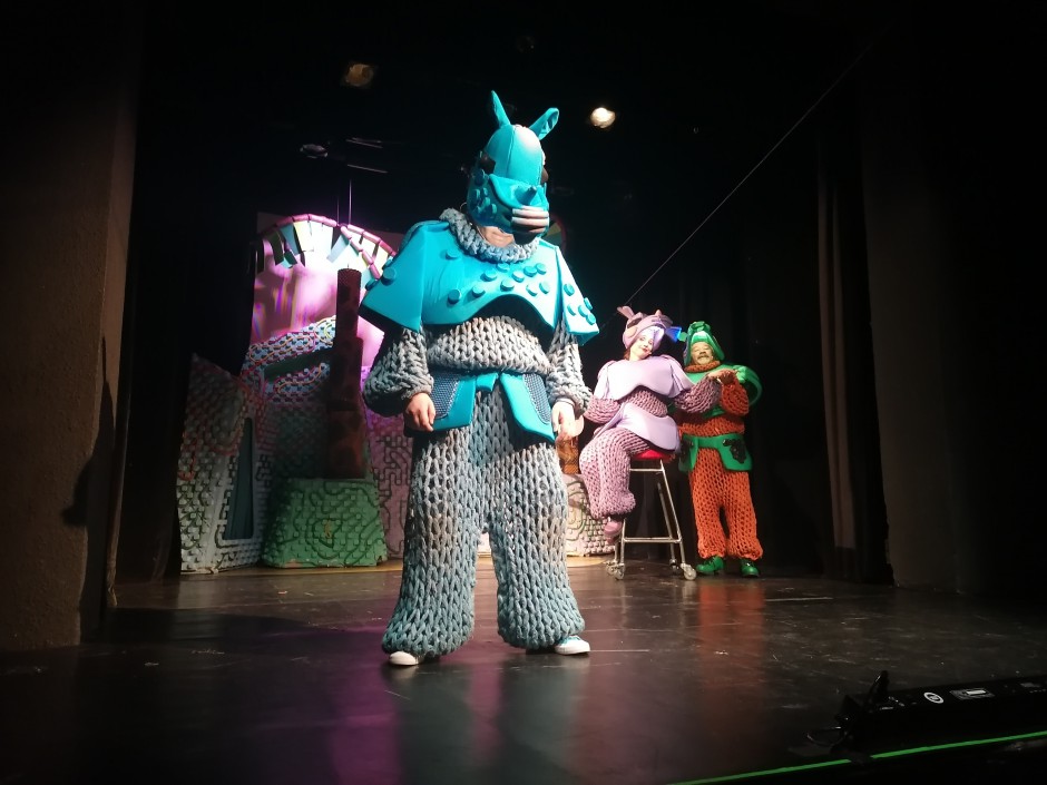 [FOTO] "Kto z was chciałby rozweselić pechowego nosorożca?" Teatr "Kubuś" zaprasza na premierę
