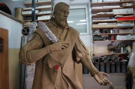 Rzeźba Jana Kochanowskiego prawie gotowa - odsłonięcie już w czerwcu