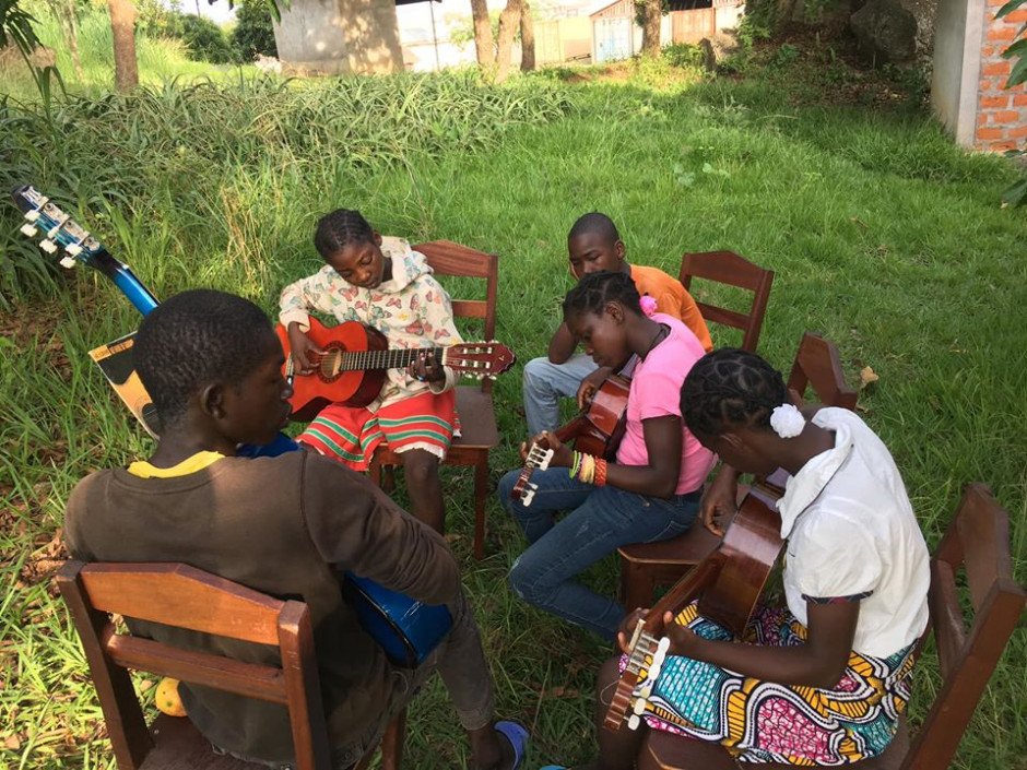Pomóżmy wybudować szkołę muzyczną w Afryce