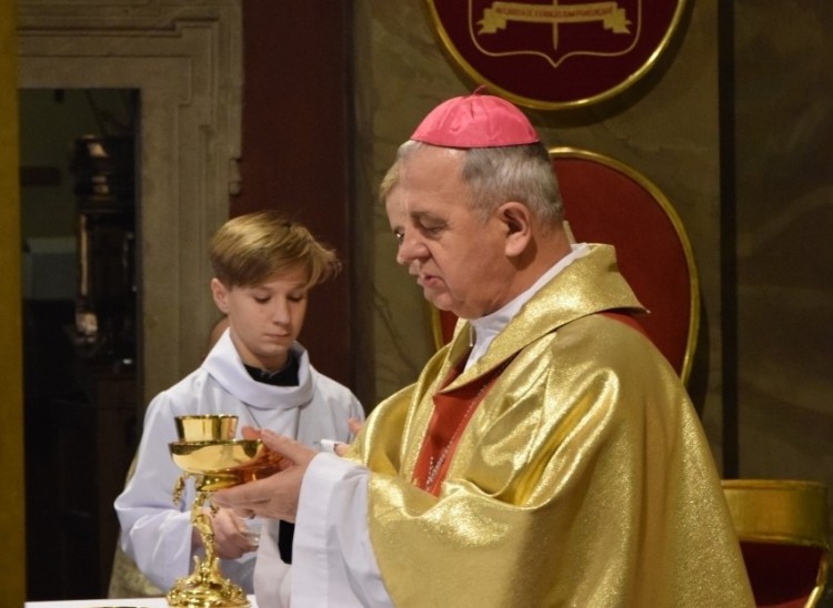 [AUDIO] Biskup Jan Piotrowski przewodniczył Mszy św. na zakończenie roku