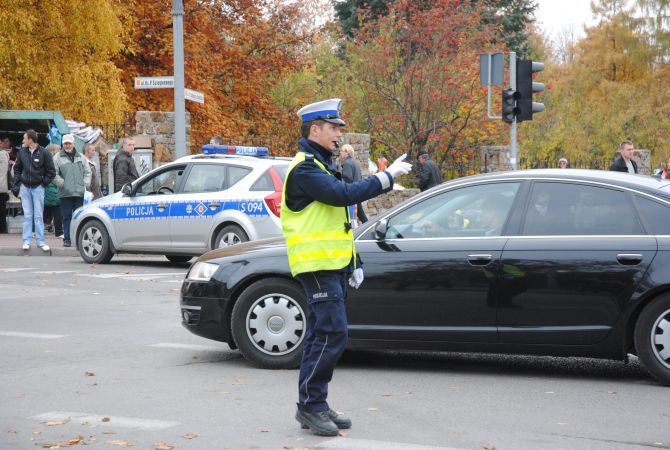 Potrącił pieszego. Poszukiwani świadkowie