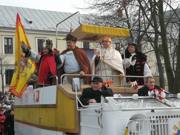 [FOTO] Orszak Trzech Króli przeszedł ulicami Kielc