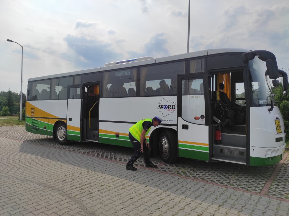 Rusza wakacyjny punkt kontroli autokarów