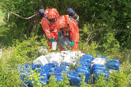 Kolejne nielegalne wysypisko pełne toksycznych substancji