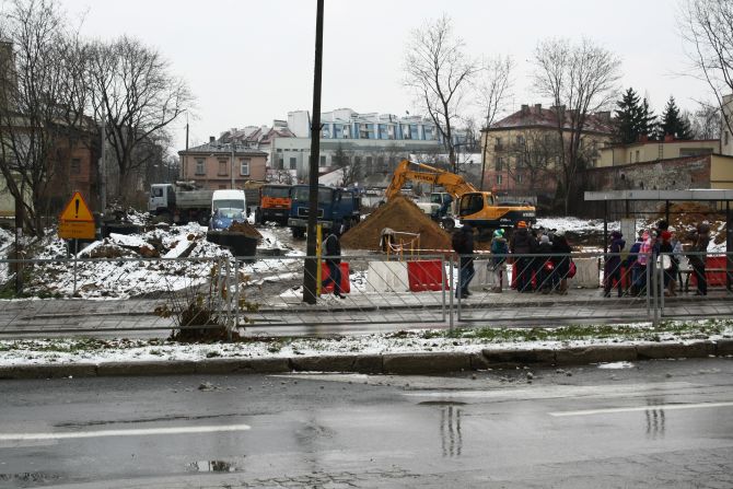 Ostro pracują przy Krakowskiej