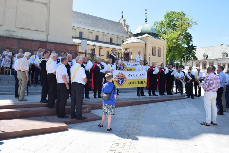 Męski Różaniec w Kielcach. „To broń przeciwko szatanowi”