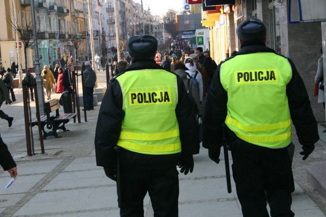 Okradał nagrobki