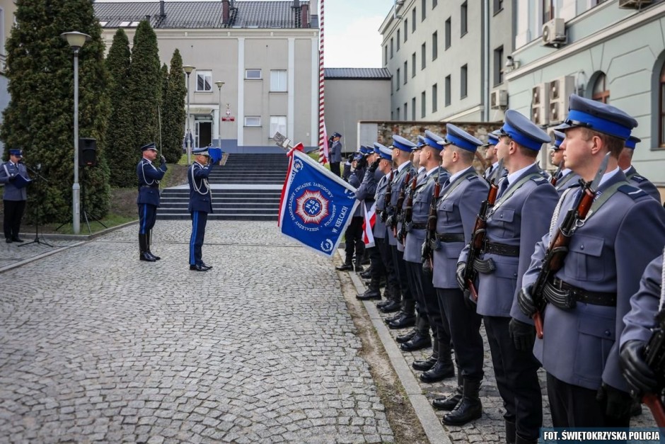 Upamiętnili poległych policjantów i wręczyli odznaczenia