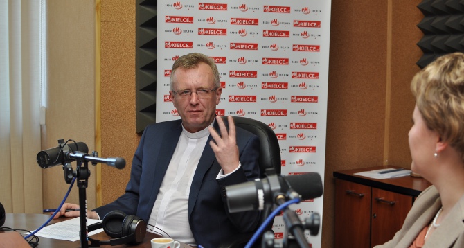 Biskupi wskazują wady projektu ustawy o in vitro