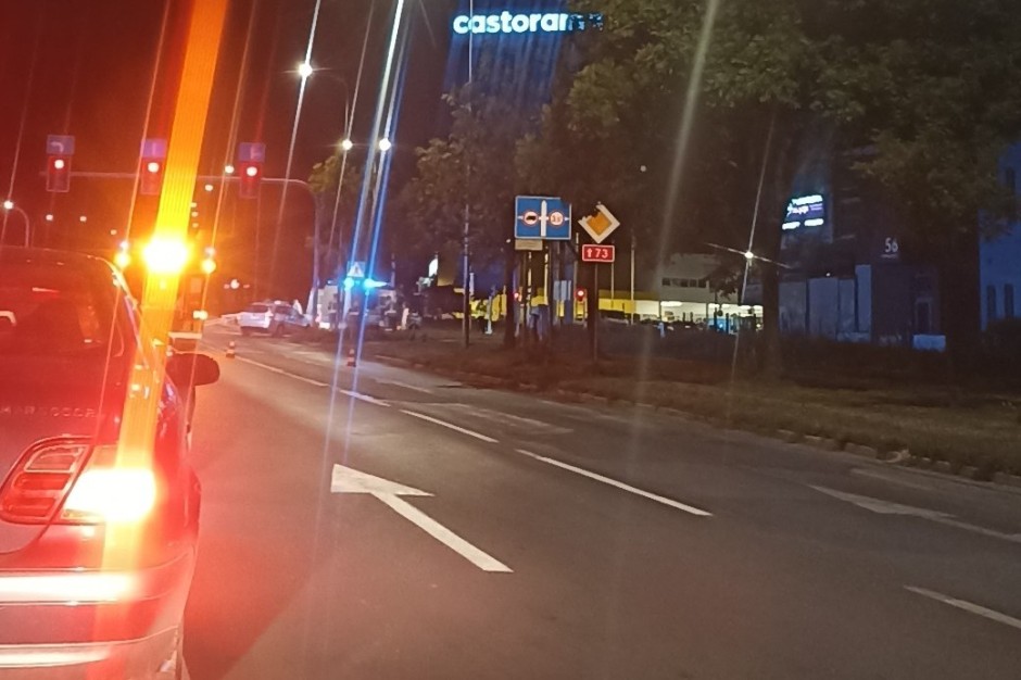 Wieczorny wypadek na skrzyżowaniu. Cztery osoby w szpitalu