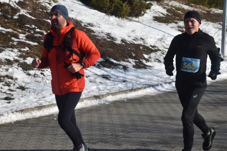 Biegacze z całej Polski na Zimowym Maratonie Świętokrzyskim