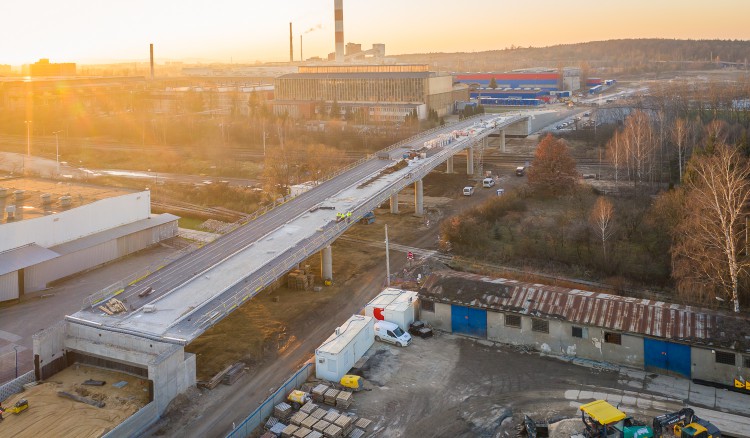 Prace nad ogromnym wiaduktem trwają. Estakada połączy ulice Olszewskiego i Zagnańską