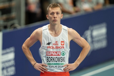 Borkowski przegrał półfinał na „kratach”