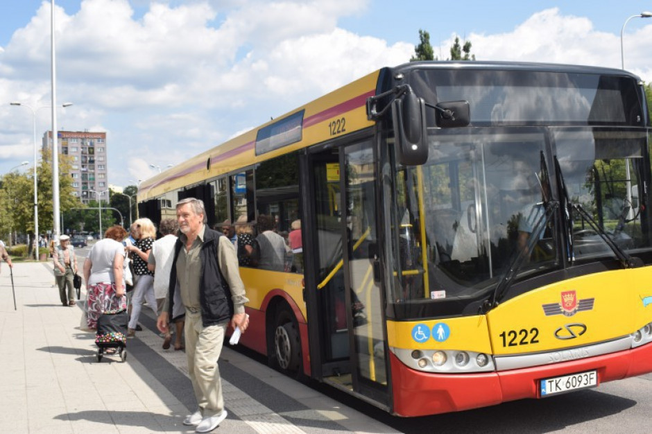 Więcej kursów autobusów, są też problemy z liczbą pasażerów