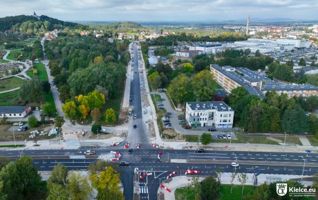 Na skrzyżowaniu Jagiellońskiej z Karczówkowską praca wre