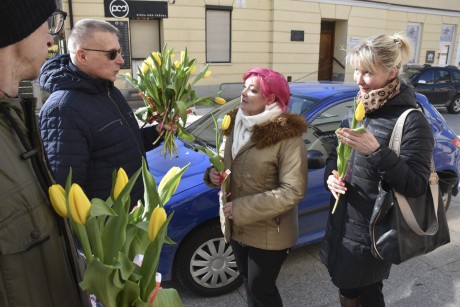 Tulipany od Radia eM trafiły w ręce Pań