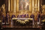 Biskup Piotrowski: Bądźmy wspaniałomyślni i miłosierni ofiarując naszym zmarłym dar modlitwy