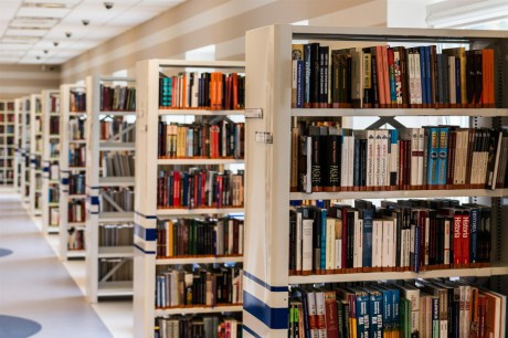 Konkursowa propozycja biblioteki miejskiej – „Świętujmy w towarzystwie książki”