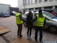 Kurierka oszustów zatrzymana. Seniorka przekazała jej niemal 30 tysięcy