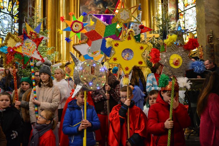 Kolędnicy Misyjni spotkali się w kieleckiej katedrze