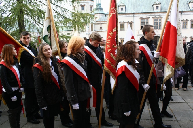 Więzy i kajdany zrzucone - 96 lat wolności!