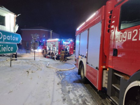 Nocny pożar na rynku w Staszowie