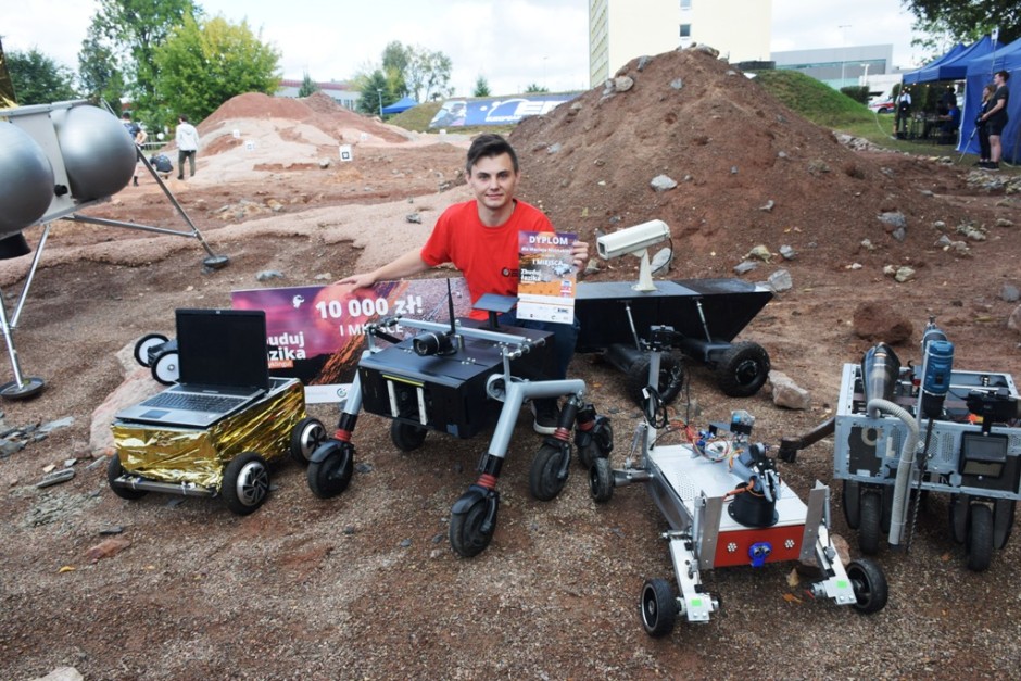 Łaziki z elektrośmieci - pierwszy dzień European Rover Challenge w Kielcach