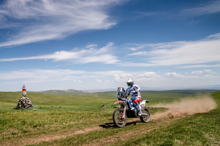 Silk Way Rally: Równa jazda Giemzy