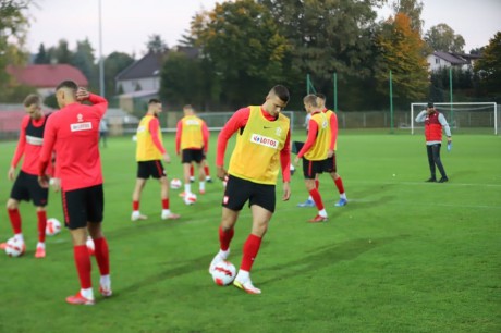 „Młodzieżówka” już trenuje w Kielcach. Trwa sprzedaż biletów na mecz z San Marino