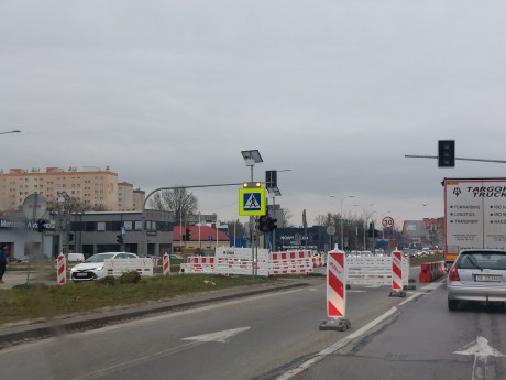 Gigantyczne korki, bo remontują skrzyżowanie