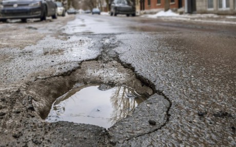 Fatalny stan kieleckich ulic. Radny proponuje opracowanie „Strategii Odbudowy Dróg”