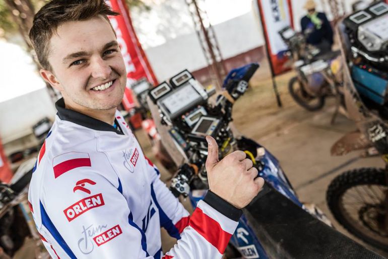 Znakomity debiut! Maciej Giemza 24. motocyklistą Rajdu Dakar!