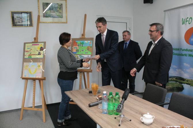 Sto pralek dla stu dużych rodzin