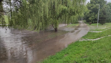 Burze i ulewy nad Kielcami. Część ulic nieprzejezdna