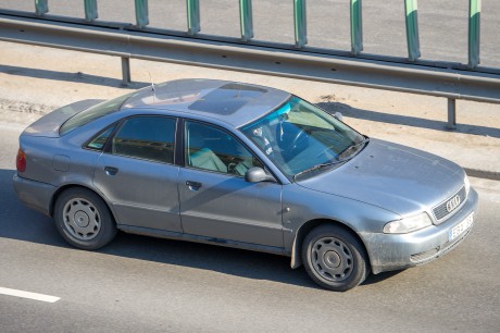 Zmiana na podium. Audi A4 wyprzedza Opla Astrę.