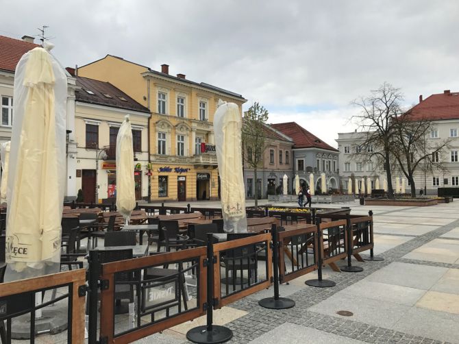 Pierwsze ogródki letnie stanęły na Rynku