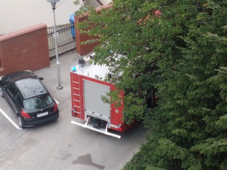 Zadymienie w mieszkaniu przy Tarnowskiej. Na miejscu trzy zastępy straży pożarnej