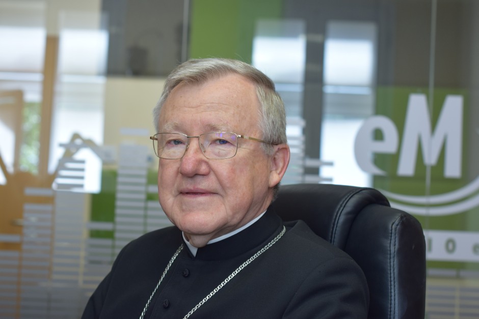 Biskup Andrzej Kaleta: Niech światło Zmartwychwstałego Pana rozproszy nasze ciemności