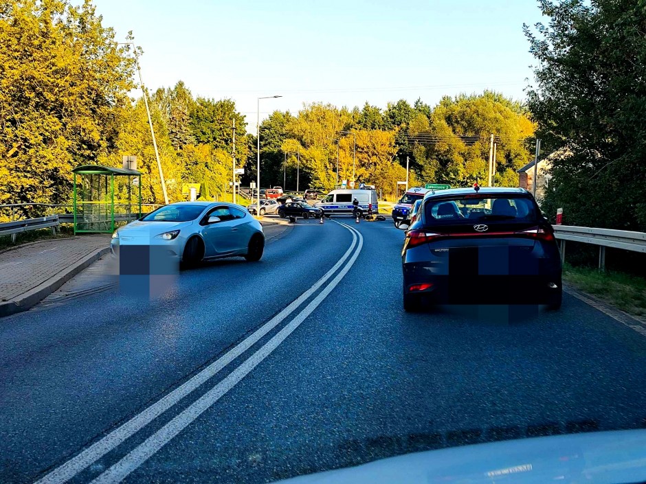 Zderzenie osobówki z motocyklistą