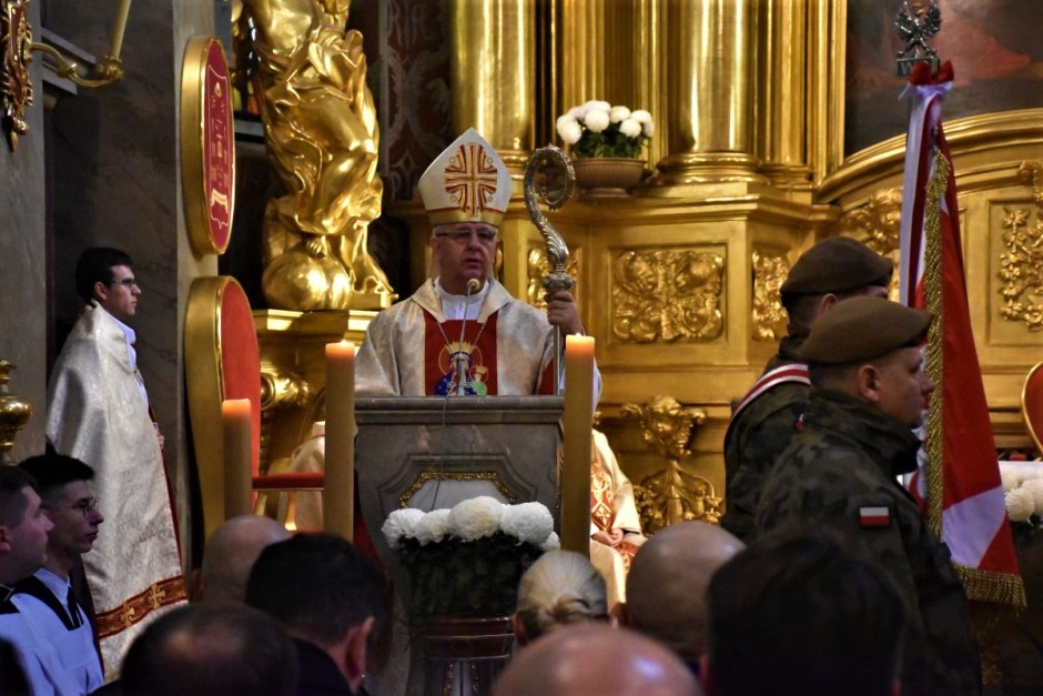 Biskup Jan Piotrowski w Święto Niepodległości modlił się w intencji Ojczyzny