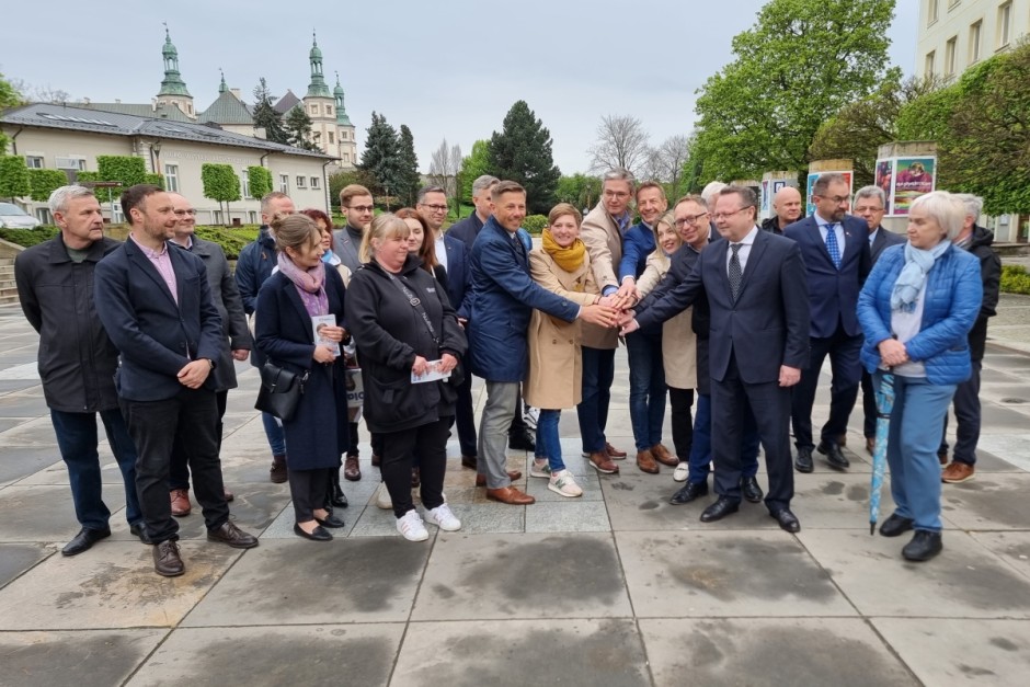 Koalicja 15 października wspiera Agatę Wojdę