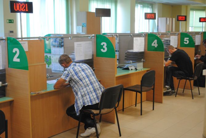 Mniej bezrobotnych w powiecie kieleckim