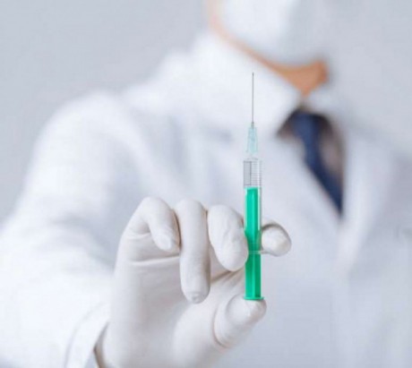 Antyszczepionkowcy blokują terminy szczepień. Epidemiolog: To zwykłe draństwo