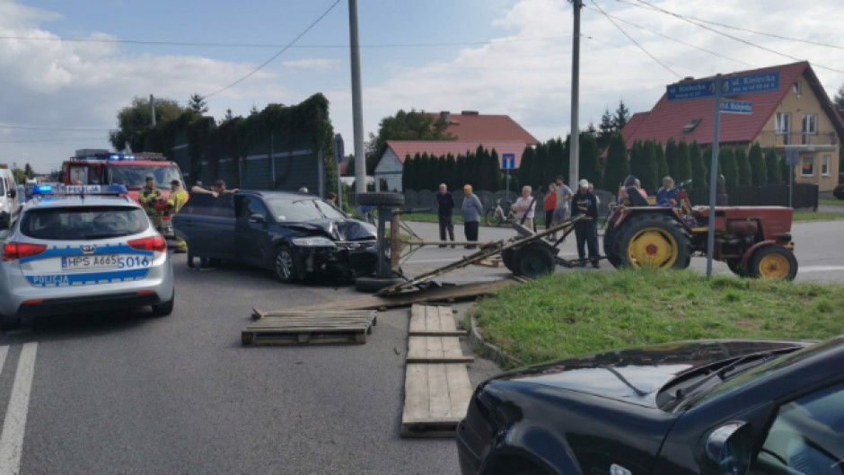 Wypadek w miejscowości Promnik. Jedna osoba w szpitalu