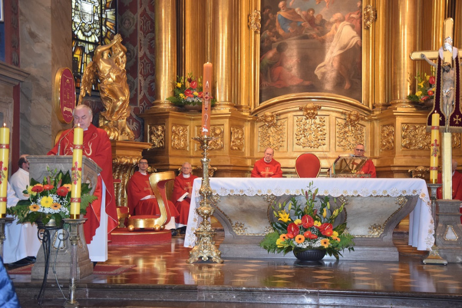 Ksiądz Stanisław Słowik: „Należy wspomagać rodzinę w procesie wychowania"