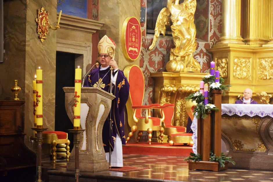 Biskup Jan Piotrowski: Przed nami adwentowy czas łaski