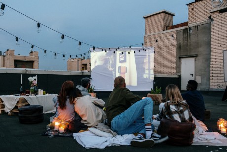 Letnie kino pod chmurką. Co i gdzie możemy obejrzeć w lipcu?