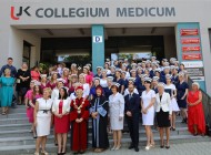 Kolejna grupa pielęgniarek i położnych ukończyła edukację na UJK