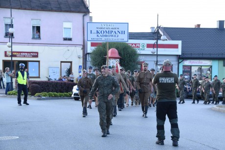 Pobudka o 4.15. „Kadrówka” wyruszyła z Jędrzejowa