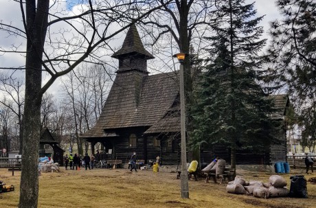 Posprzątali zabytkowy kościół na Białogonie. Niebawem jego otwarcie